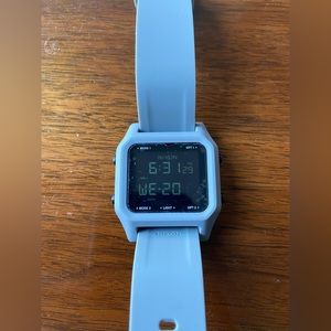 Nixon staple “keep it together” watch